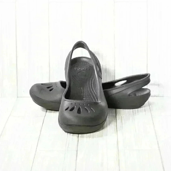 Crocs slip on Mary Jane Style ballet flats brown with back strap womens Size 7 - Picture 1 of 7